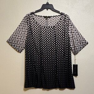 Dana Buchman Black and White Geometric Blouse